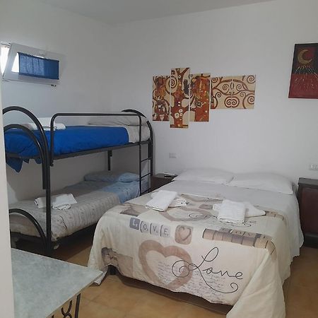 Guest House Parabita Extérieur photo
